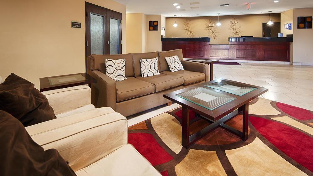 Best Western Plus Burleson Inn & Suites Bagian luar foto