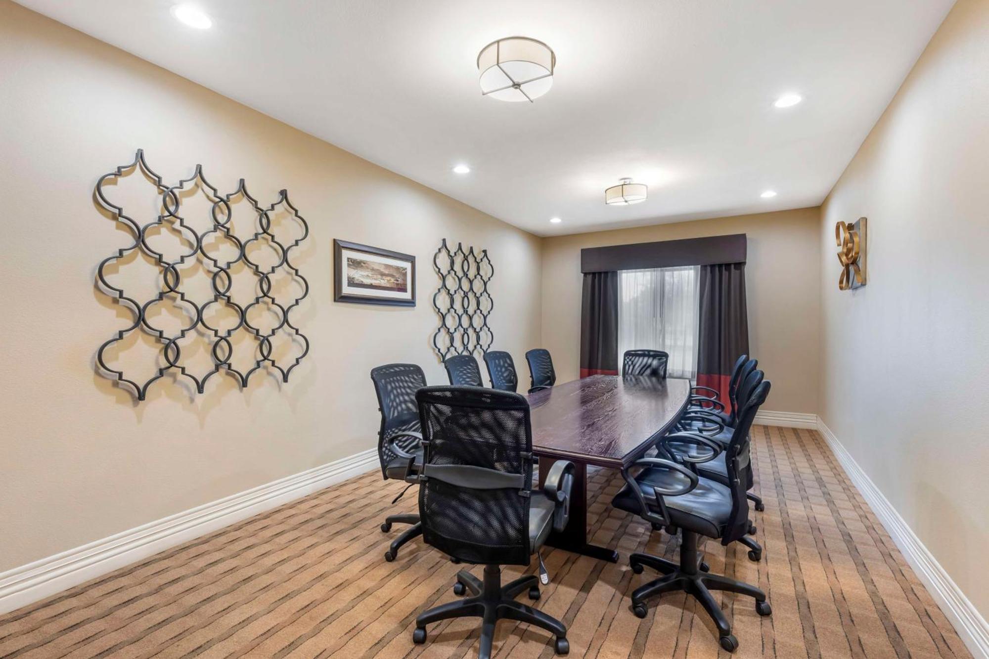 Best Western Plus Burleson Inn & Suites Bagian luar foto