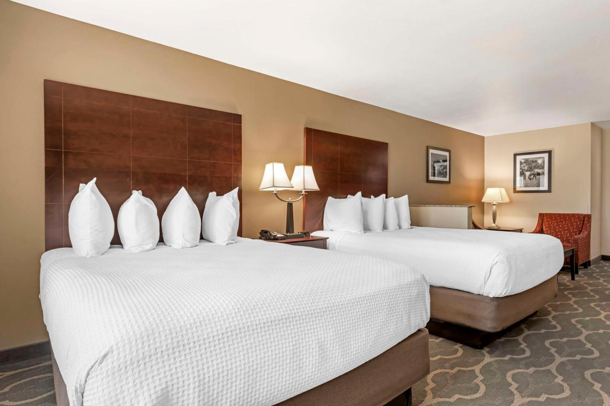 Best Western Plus Burleson Inn & Suites Bagian luar foto