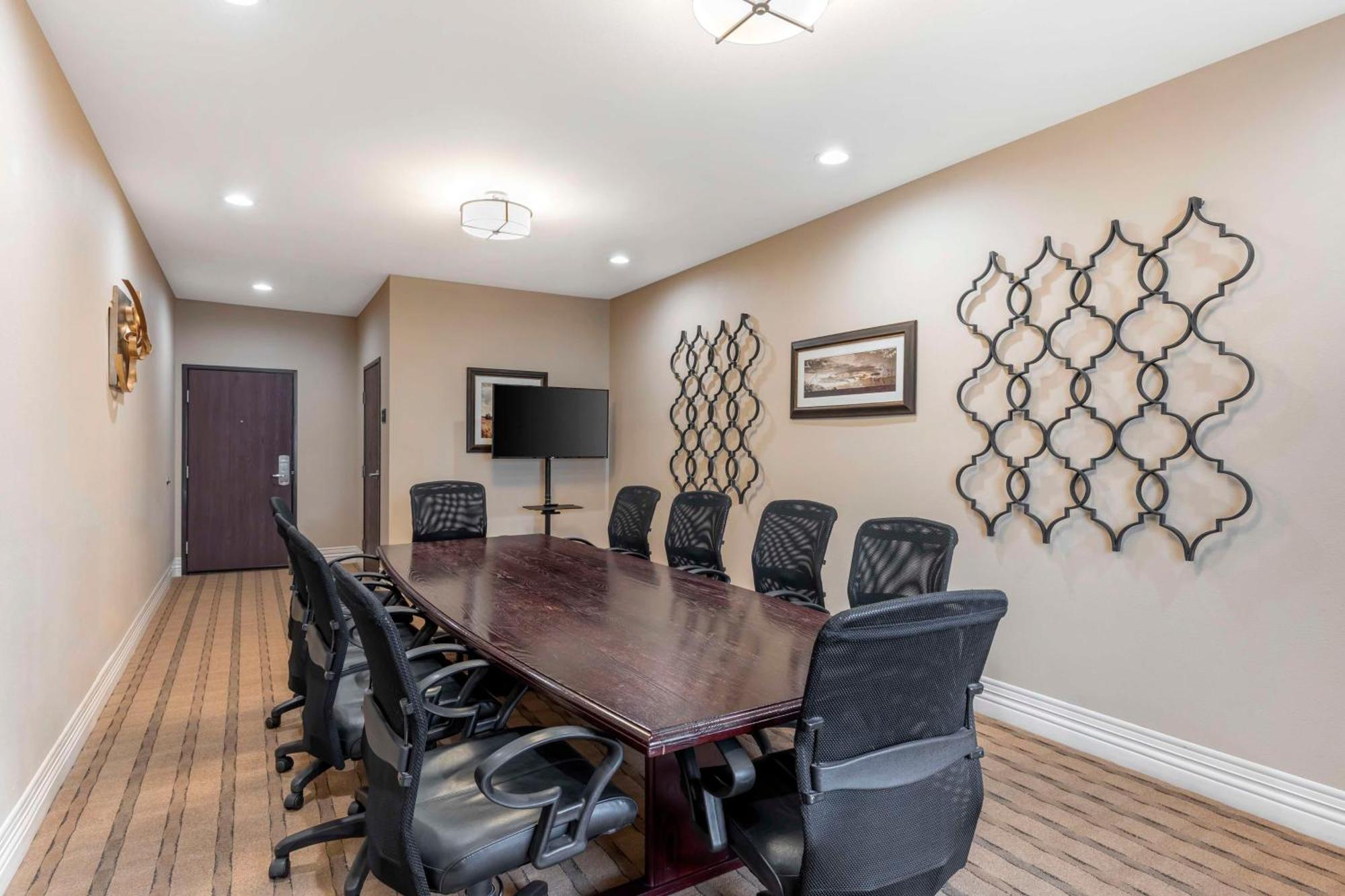 Best Western Plus Burleson Inn & Suites Bagian luar foto